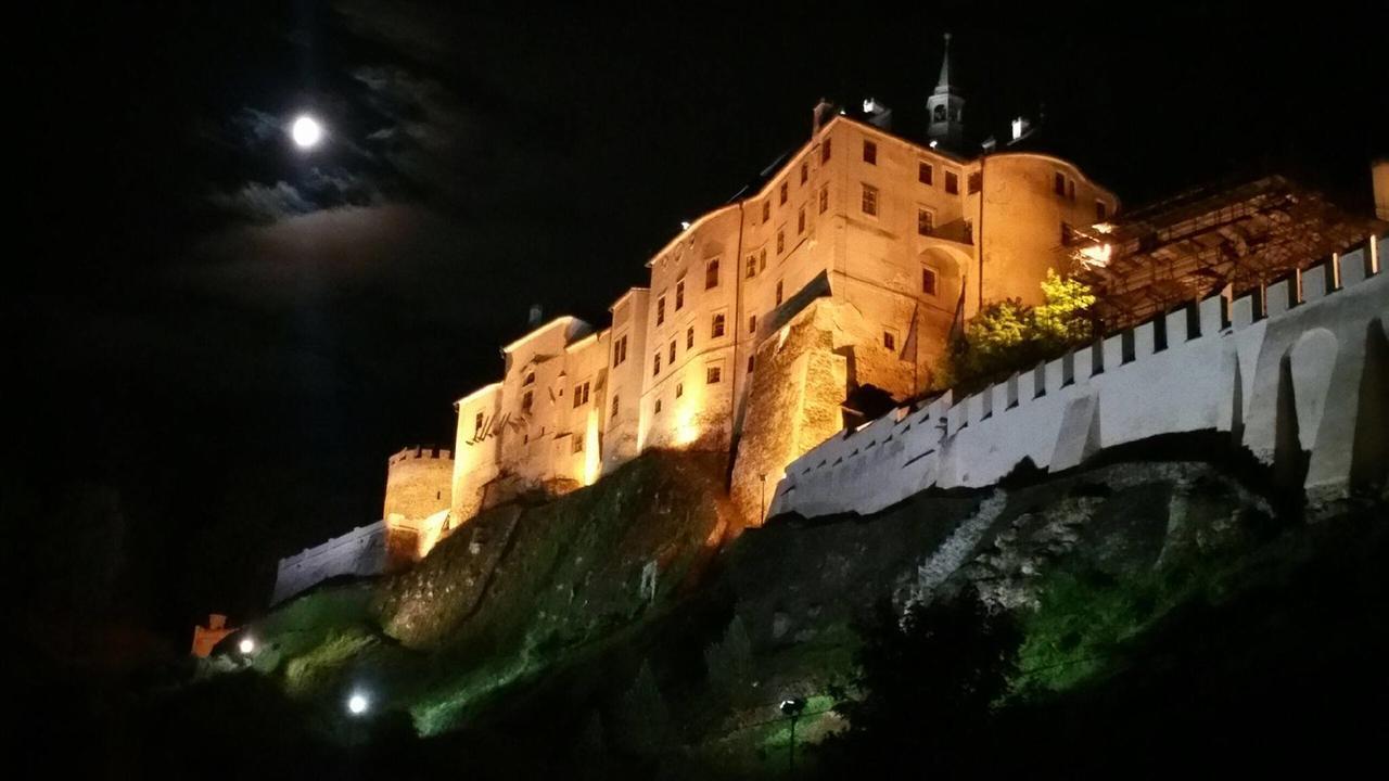 Penzion Na Zastavce เชสกี สเติร์นแบร์ก ภายนอก รูปภาพ